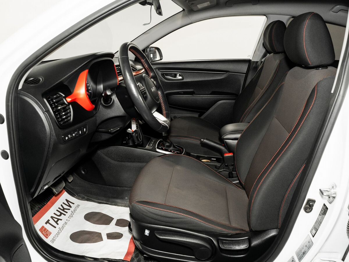 Kia Rio 2021 - фото автомобиля