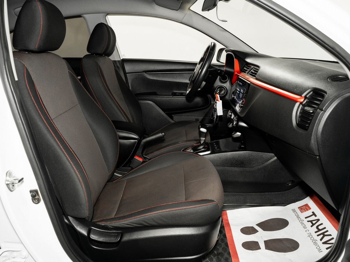 Kia Rio 2021 - фото автомобиля