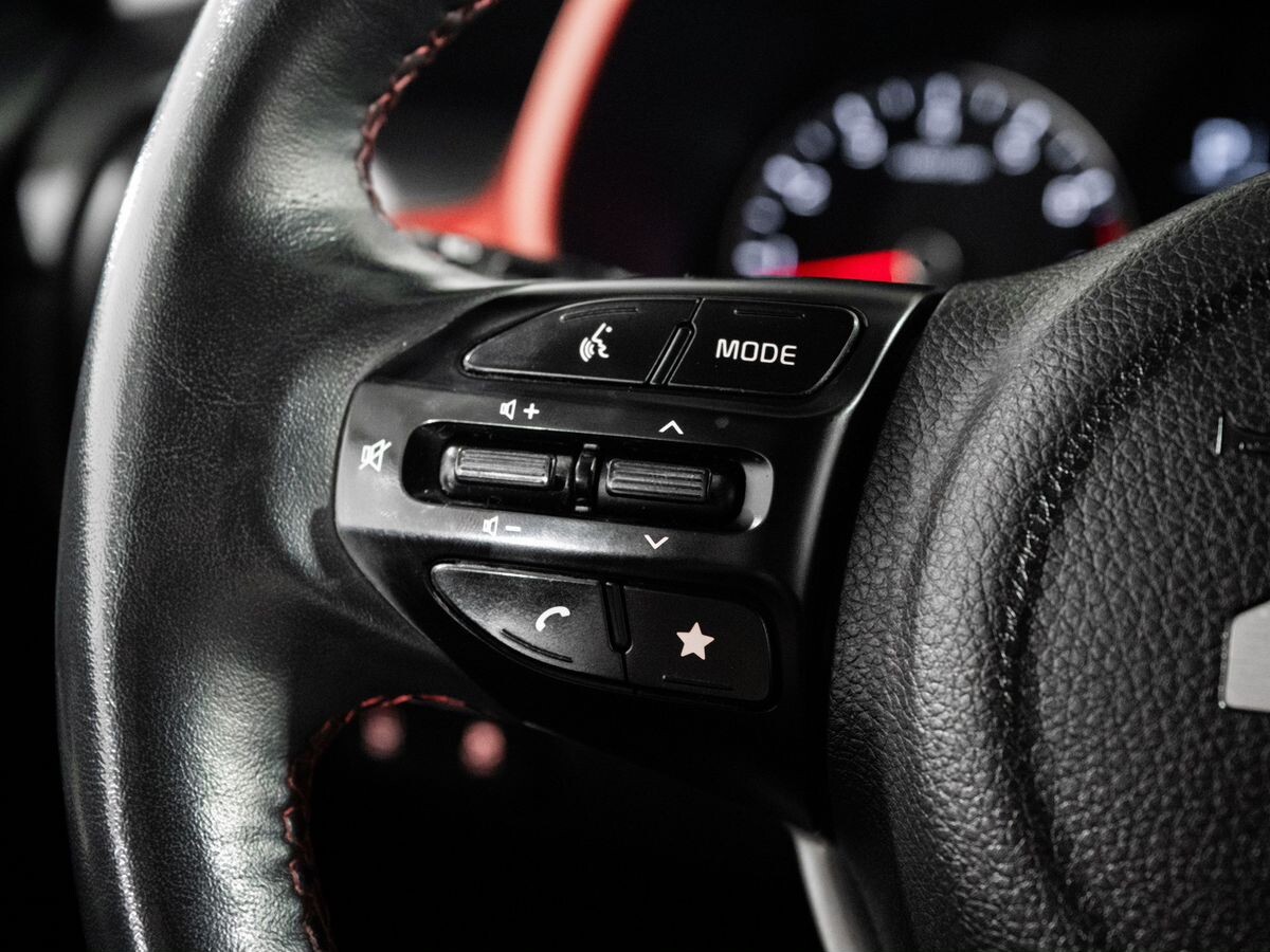 Kia Rio 2021 - фото автомобиля