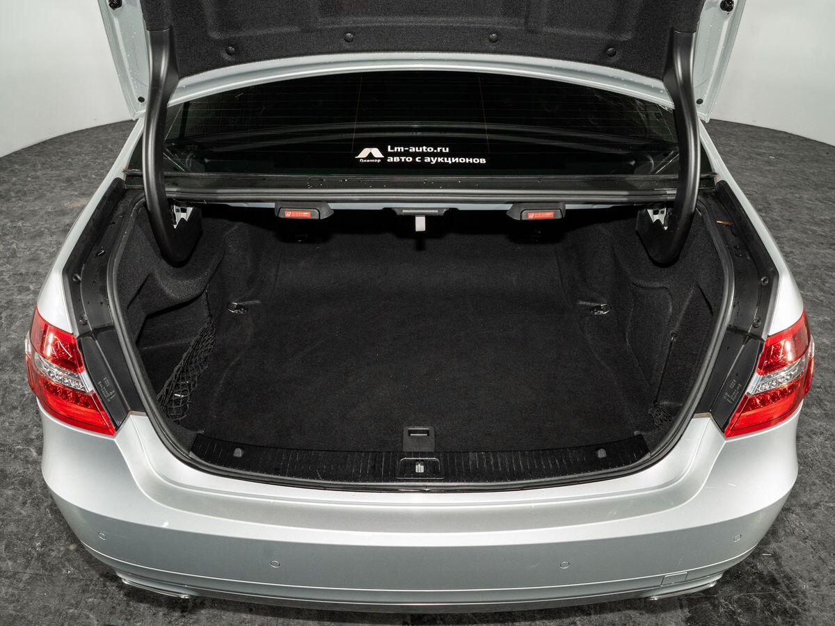Mercedes-Benz E-Class 2011 - фото автомобиля