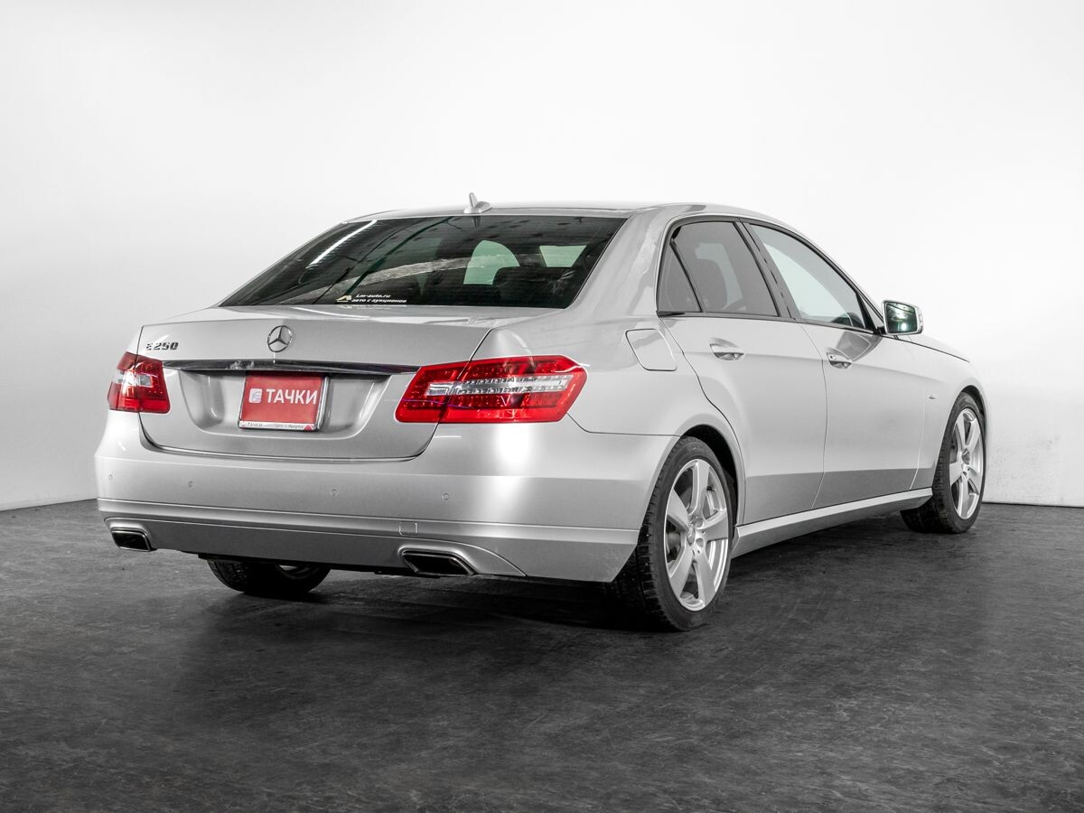 Mercedes-Benz E-Class 2011 - фото автомобиля