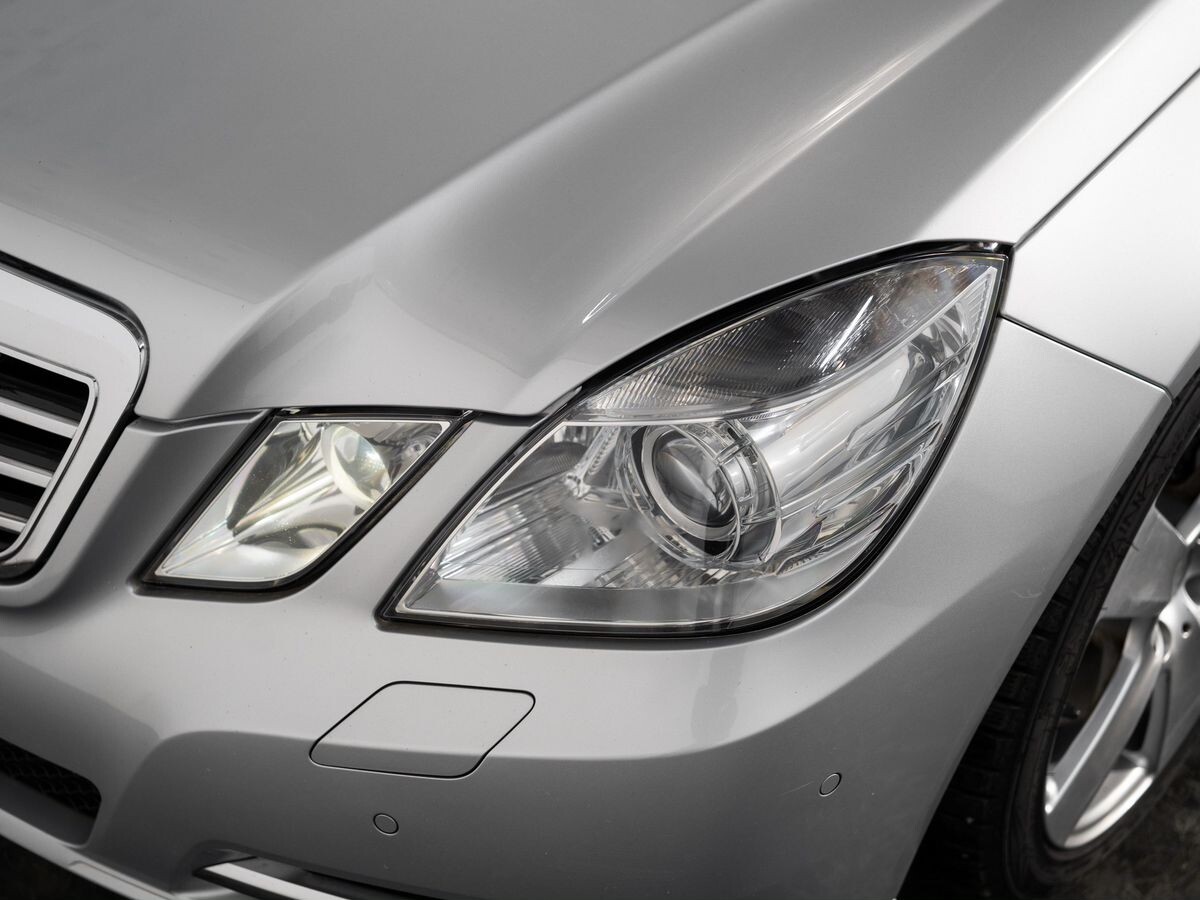 Mercedes-Benz E-Class 2011 - фото автомобиля
