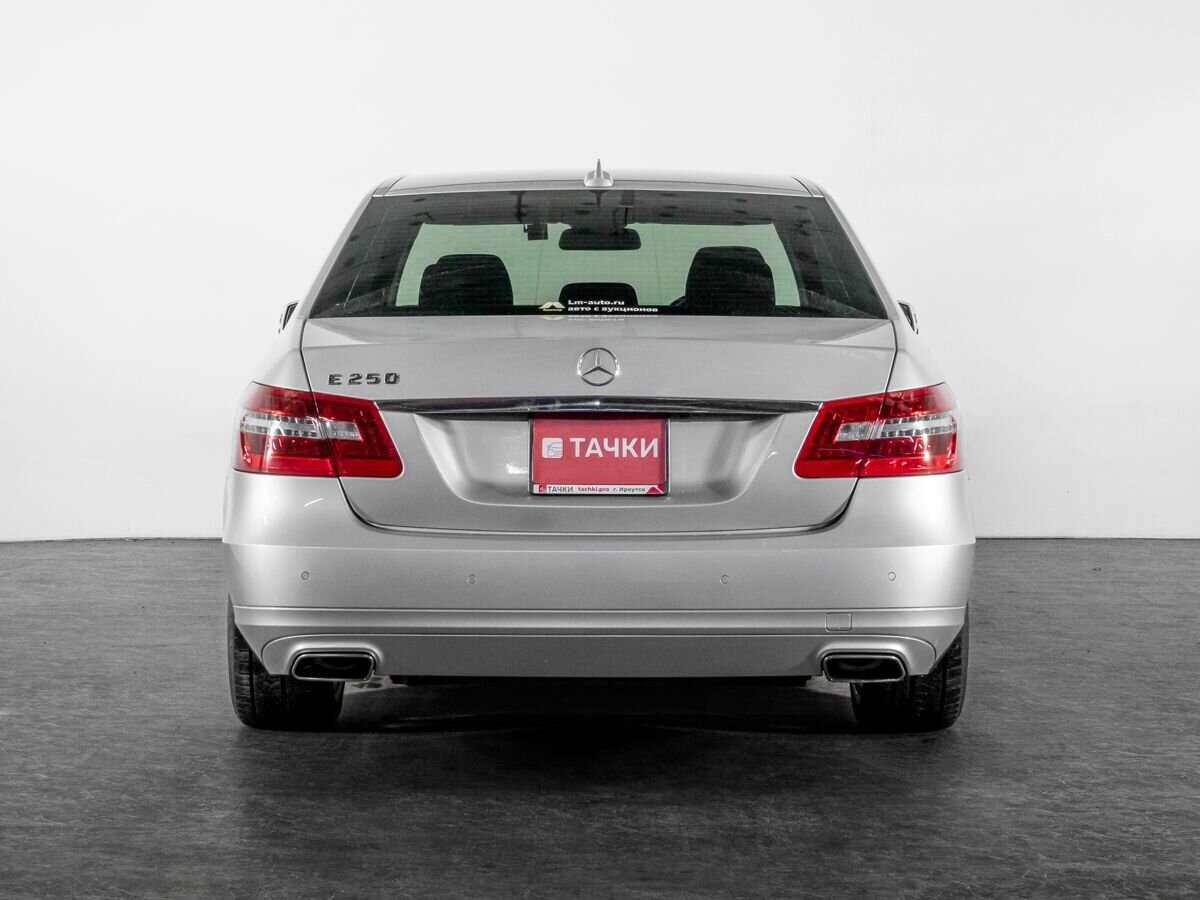 Mercedes-Benz E-Class 2011 - фото автомобиля