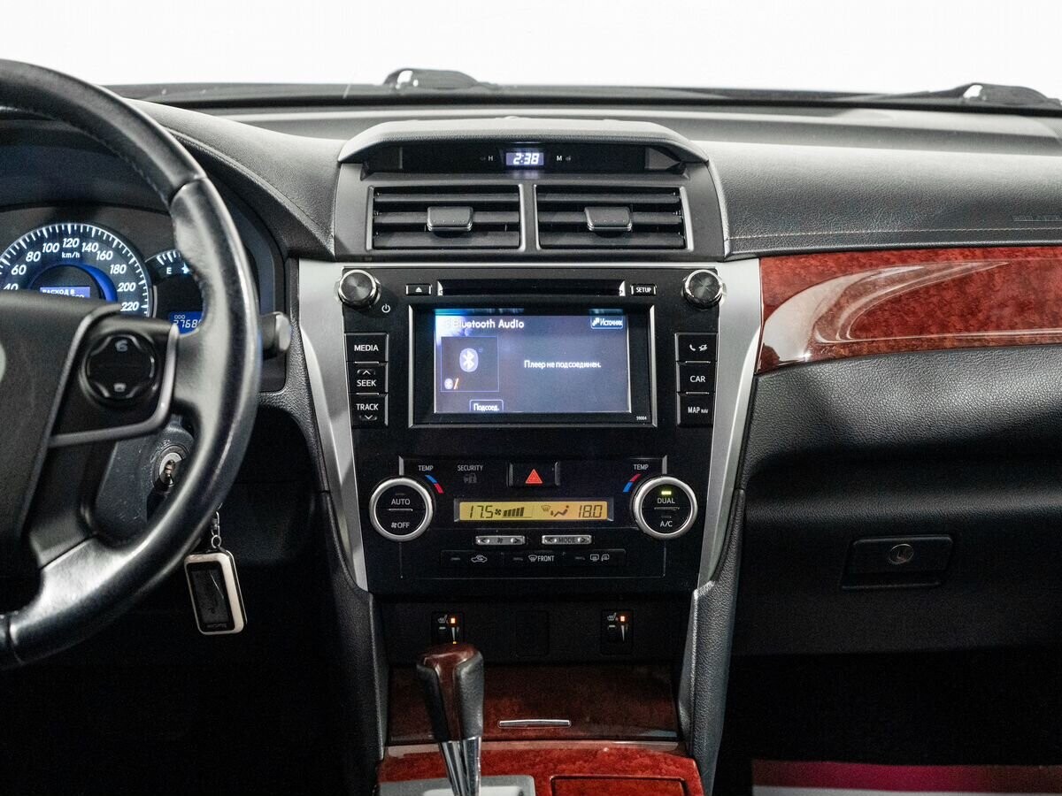 Toyota Camry 2013 - фото автомобиля