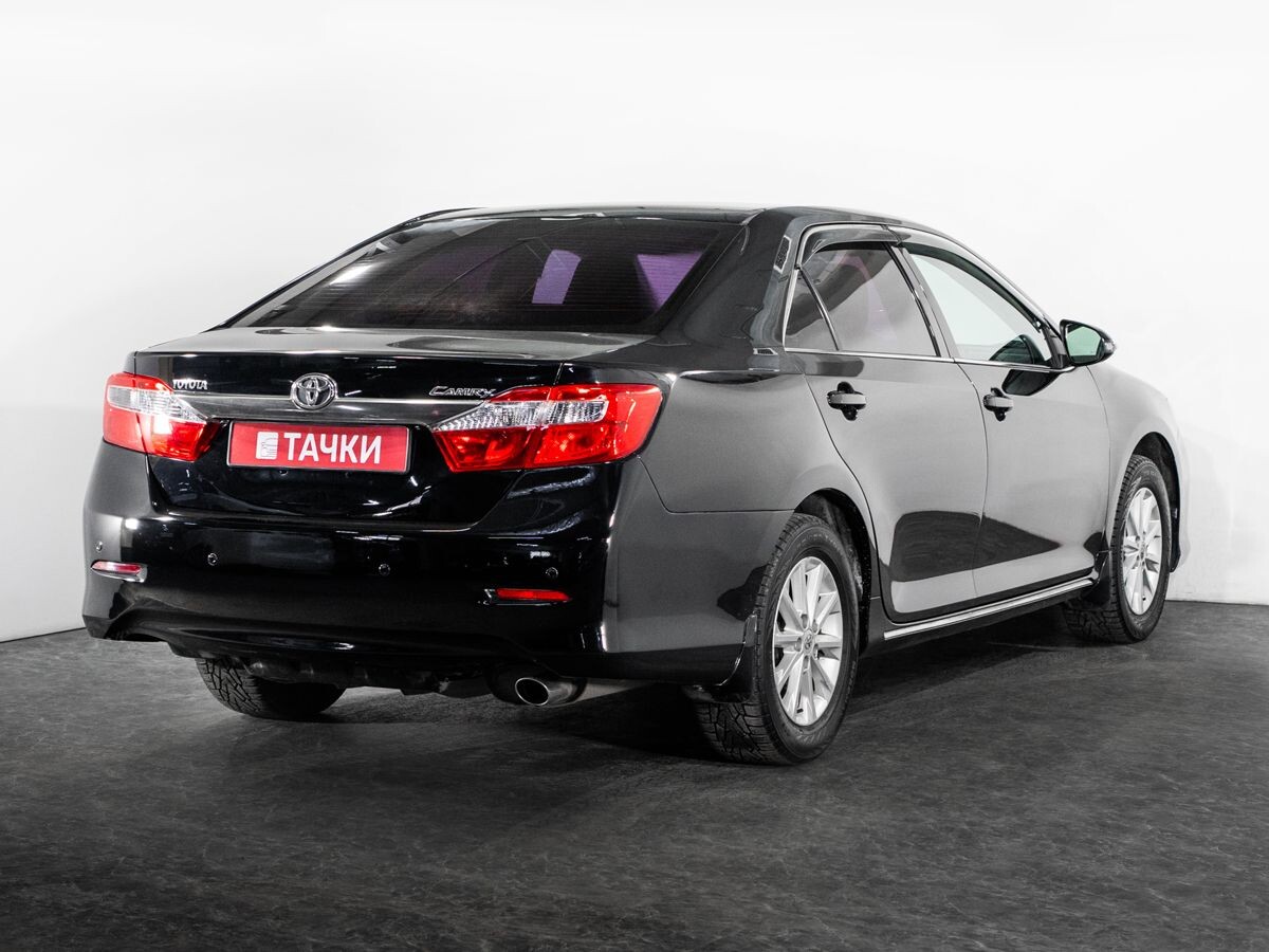 Toyota Camry 2013 - фото автомобиля