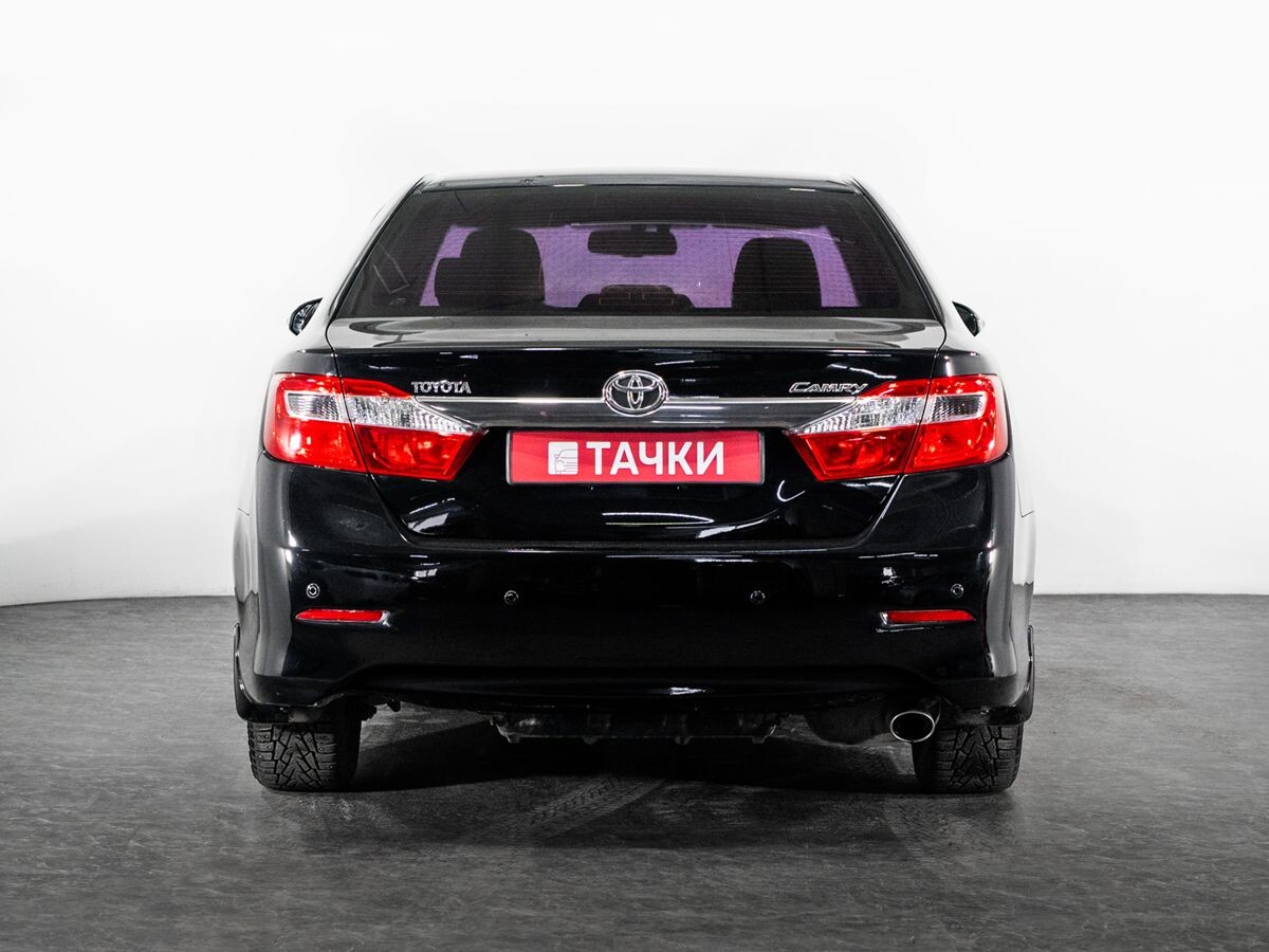 Toyota Camry 2013 - фото автомобиля