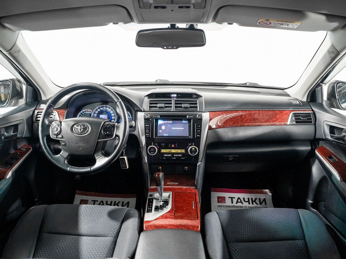 Toyota Camry 2013 - фото автомобиля