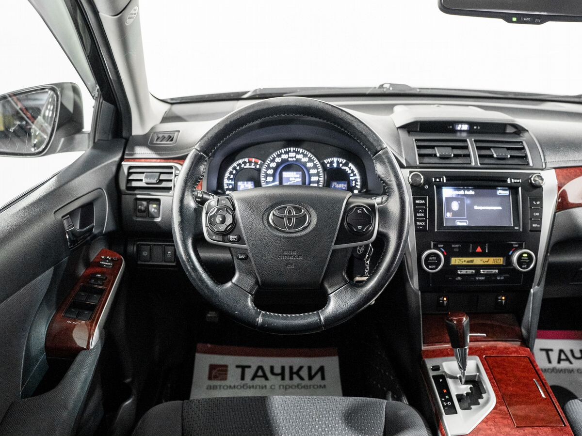 Toyota Camry 2013 - фото автомобиля