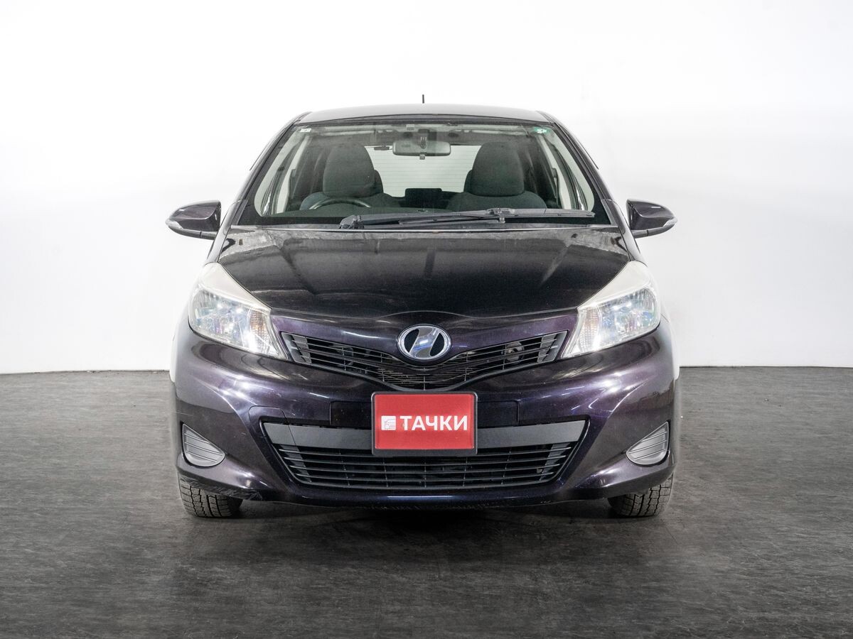 Toyota Vitz 2013 - фото автомобиля