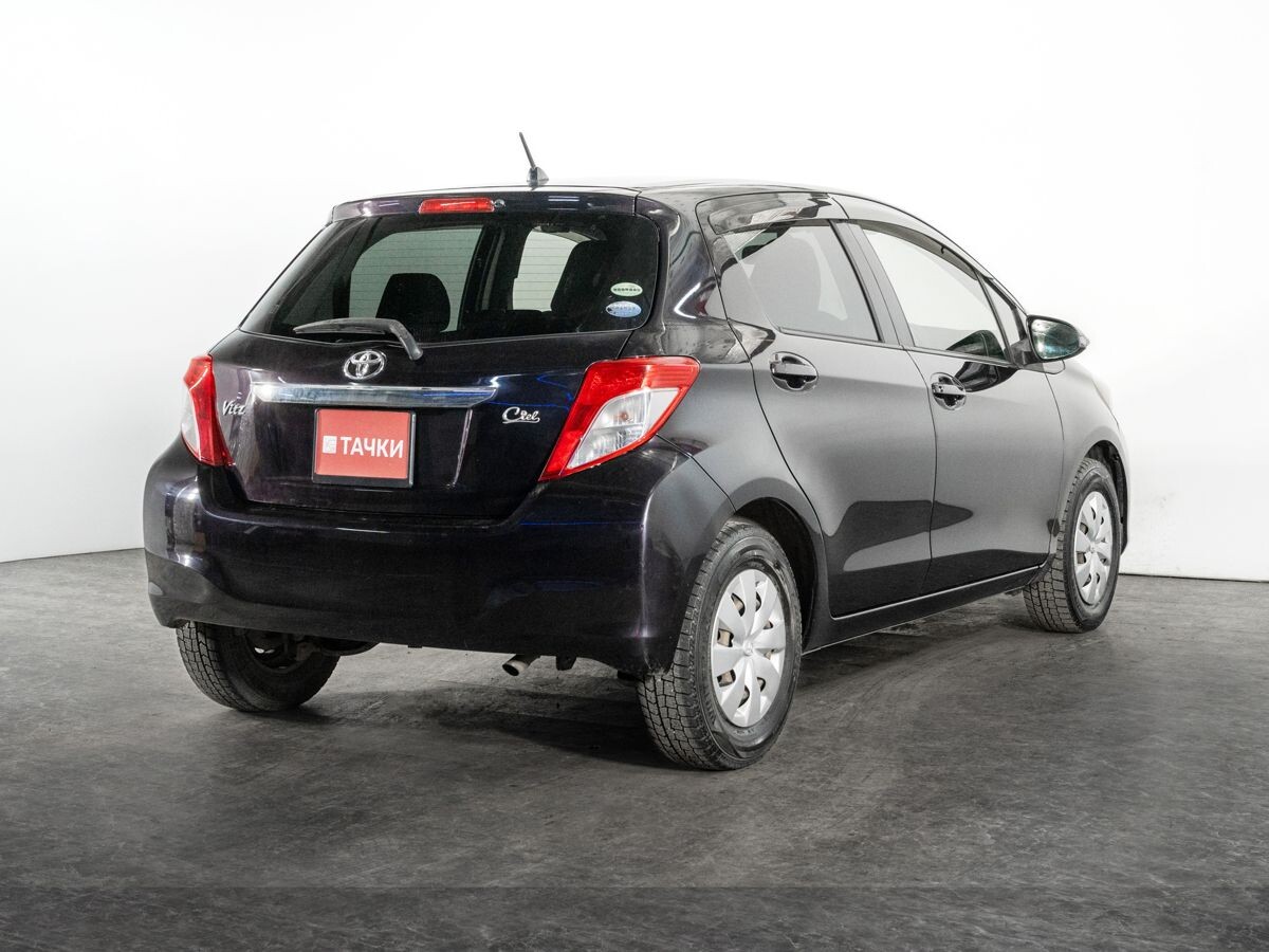Toyota Vitz 2013 - фото автомобиля