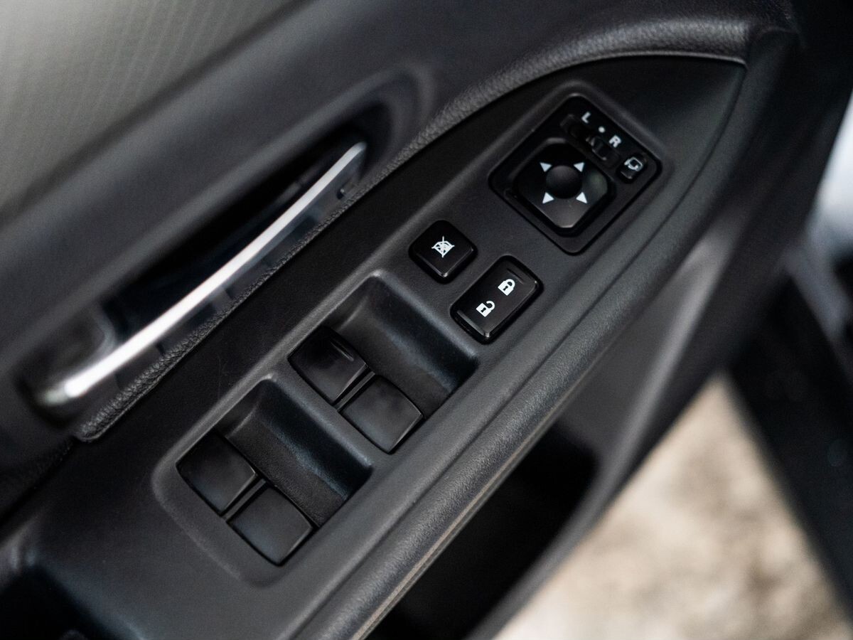 Mitsubishi Outlander 2012 - фото автомобиля