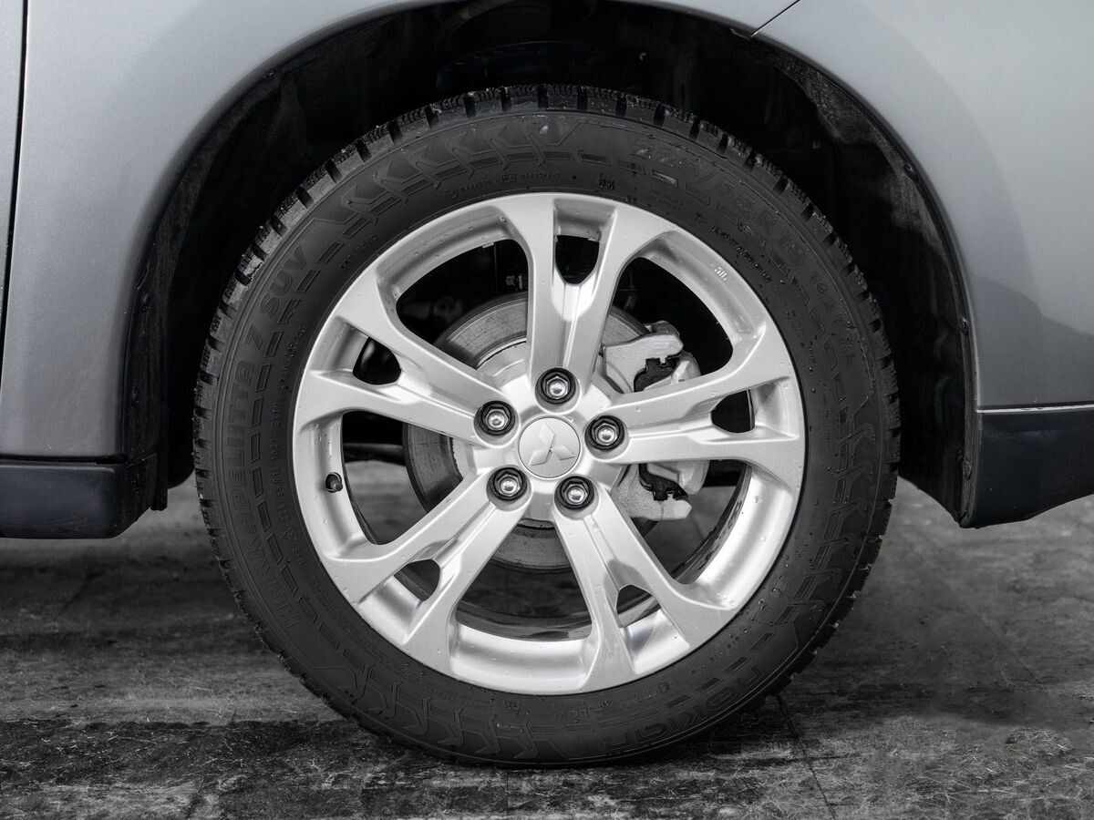 Mitsubishi Outlander 2012 - фото автомобиля