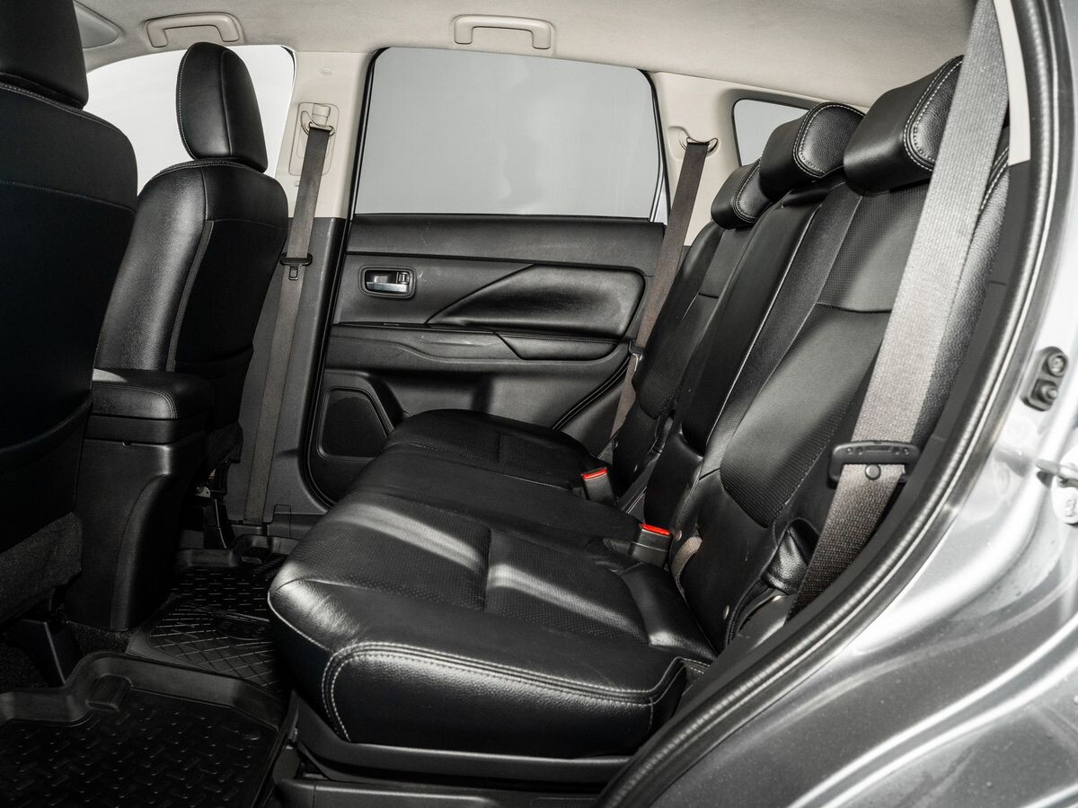 Mitsubishi Outlander 2012 - фото автомобиля