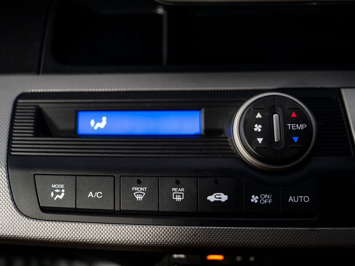 Honda Freed 2015 - фото автомобиля