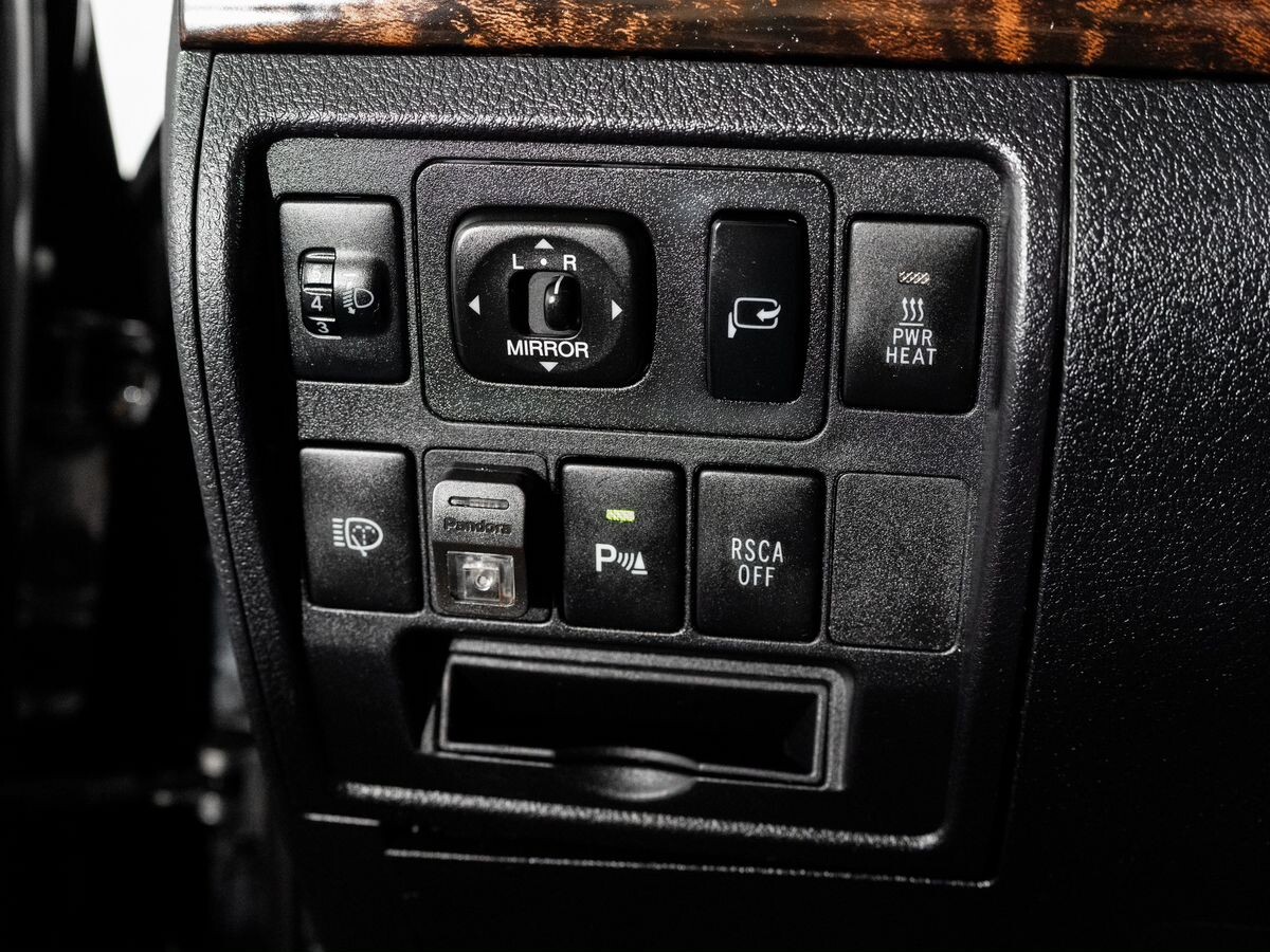 Toyota Land Cruiser 2008 - фото автомобиля
