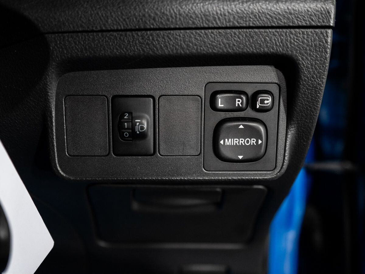 Toyota Corolla Fielder 2009 - фото автомобиля