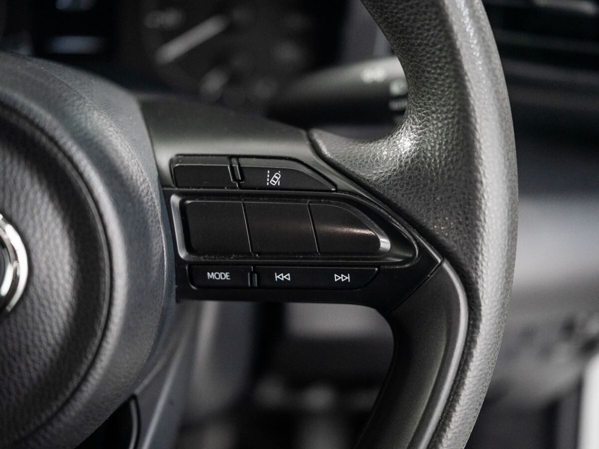 Toyota Yaris 2020 - фото автомобиля