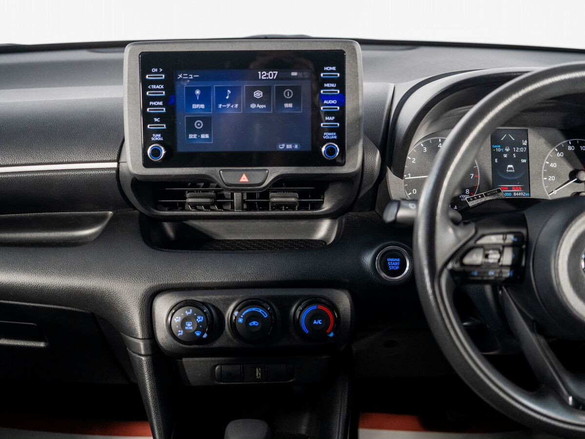 Toyota Yaris 2020 - фото автомобиля