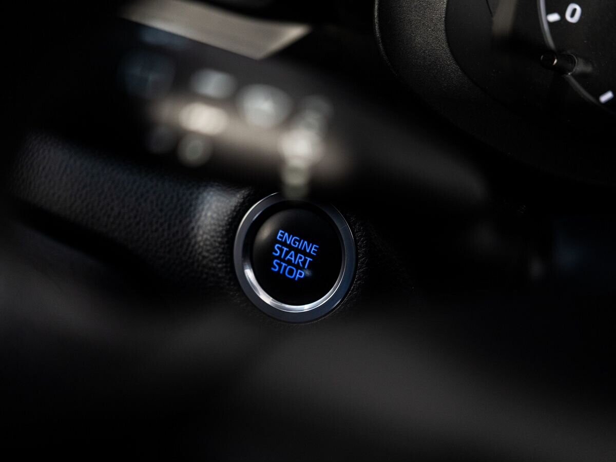 Toyota Yaris 2020 - фото автомобиля