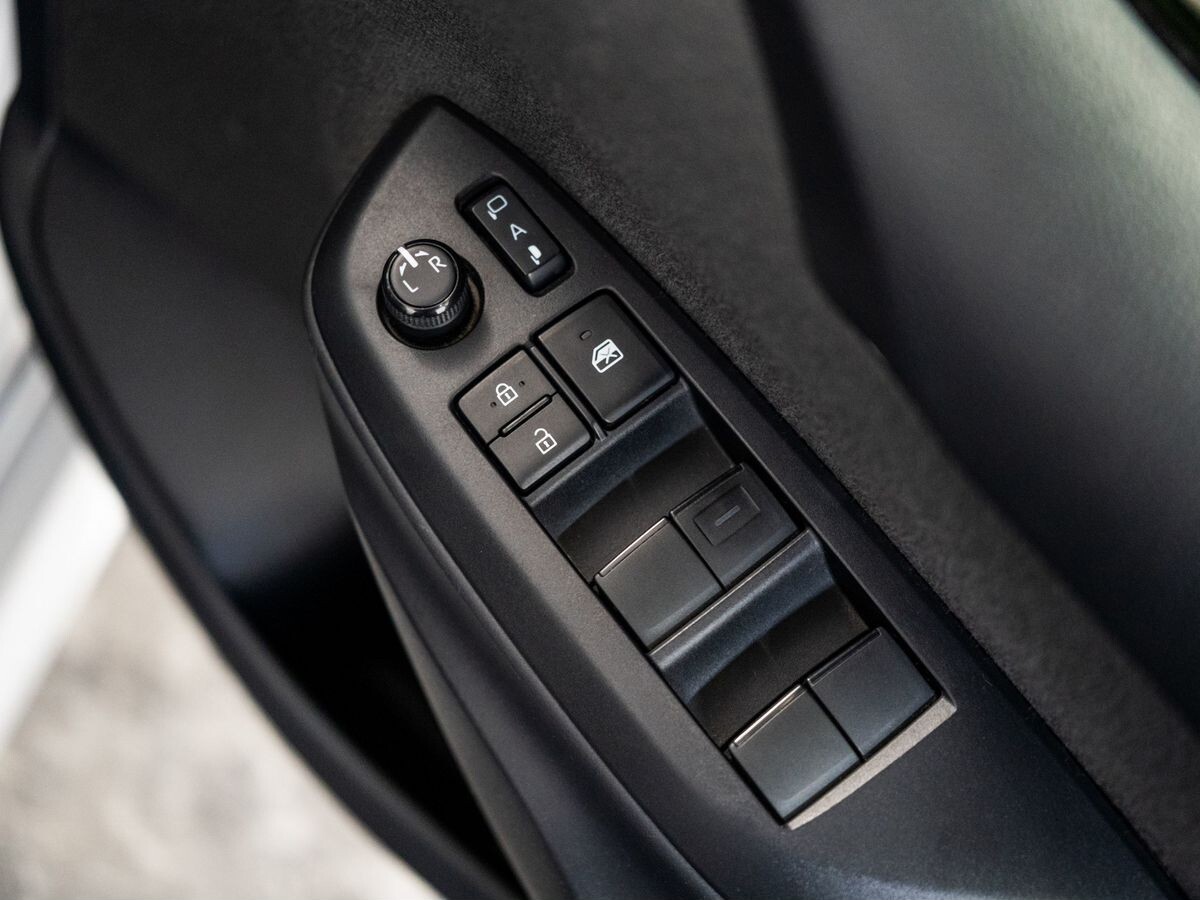 Toyota Yaris 2020 - фото автомобиля