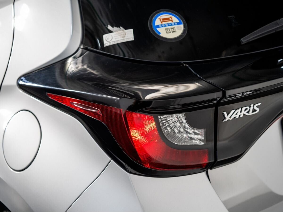 Toyota Yaris 2020 - фото автомобиля