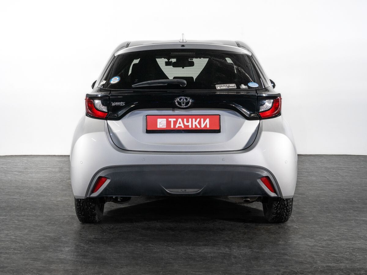 Toyota Yaris 2020 - фото автомобиля