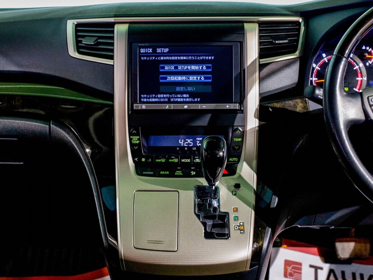 Toyota Vellfire 2013 - фото автомобиля