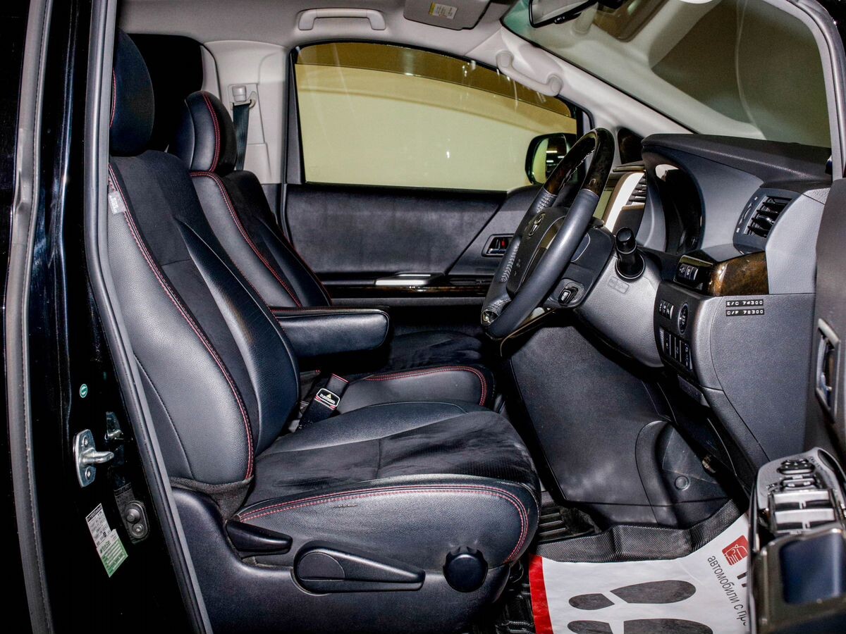 Toyota Vellfire 2013 - фото автомобиля