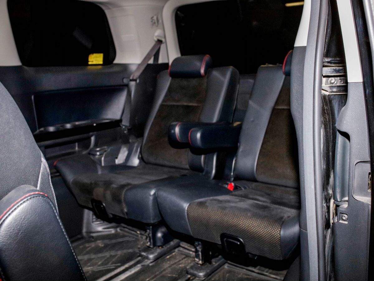 Toyota Vellfire 2013 - фото автомобиля
