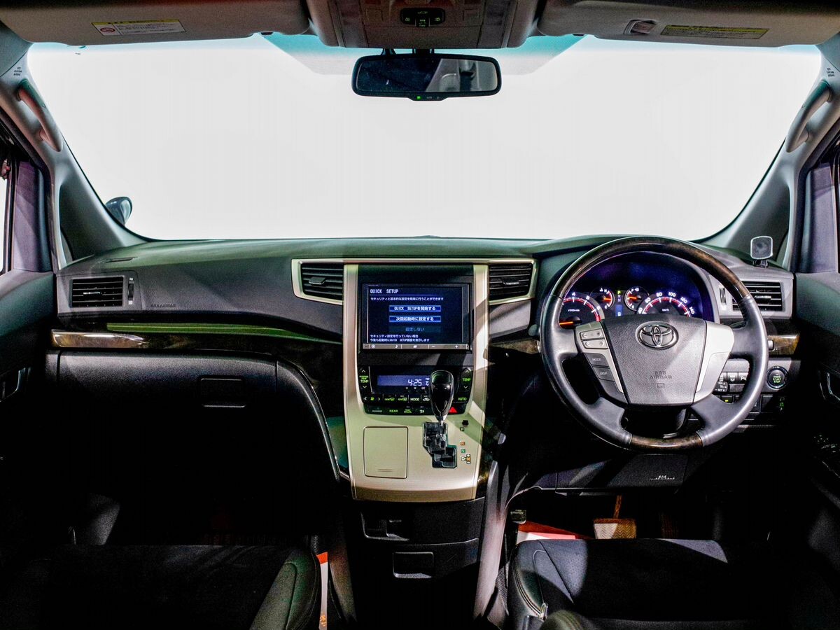 Toyota Vellfire 2013 - фото автомобиля