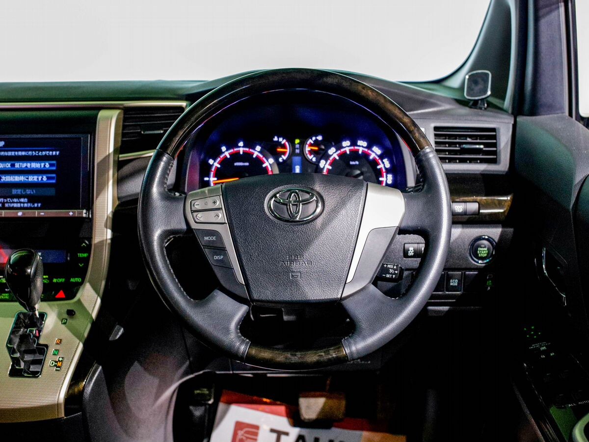 Toyota Vellfire 2013 - фото автомобиля