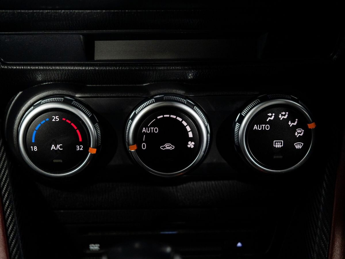 Mazda CX-3 2015 - фото автомобиля
