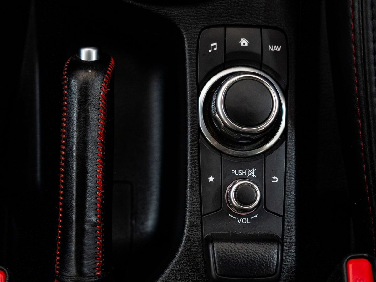 Mazda CX-3 2015 - фото автомобиля