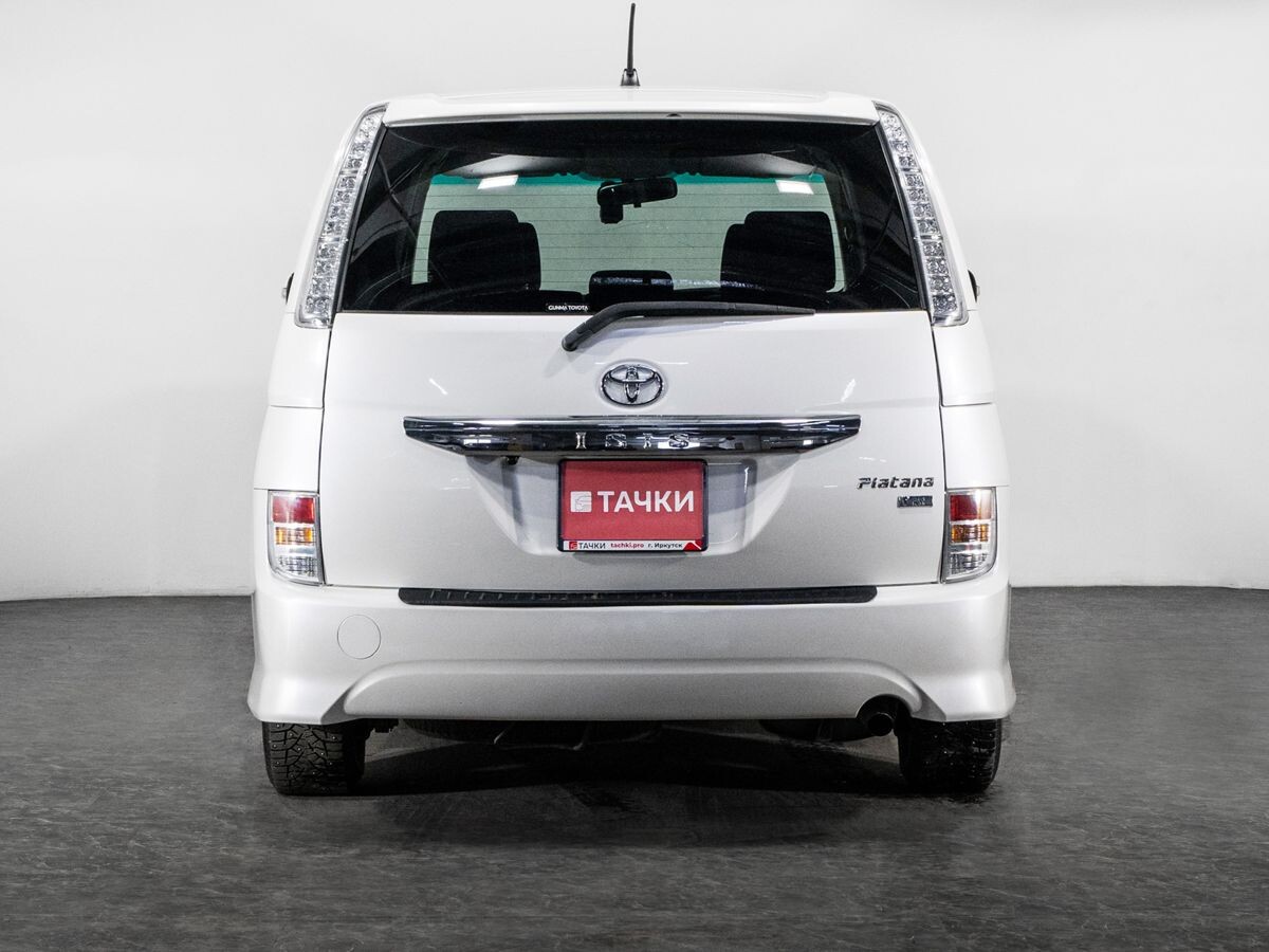 Toyota Isis 2012 - фото автомобиля