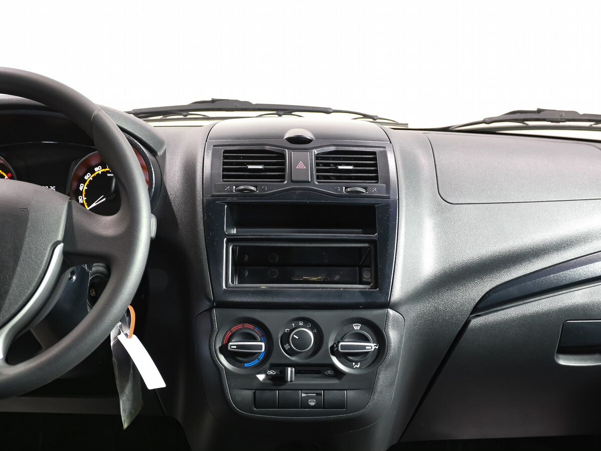 Lada (ВАЗ) Granta 2023 - фото автомобиля