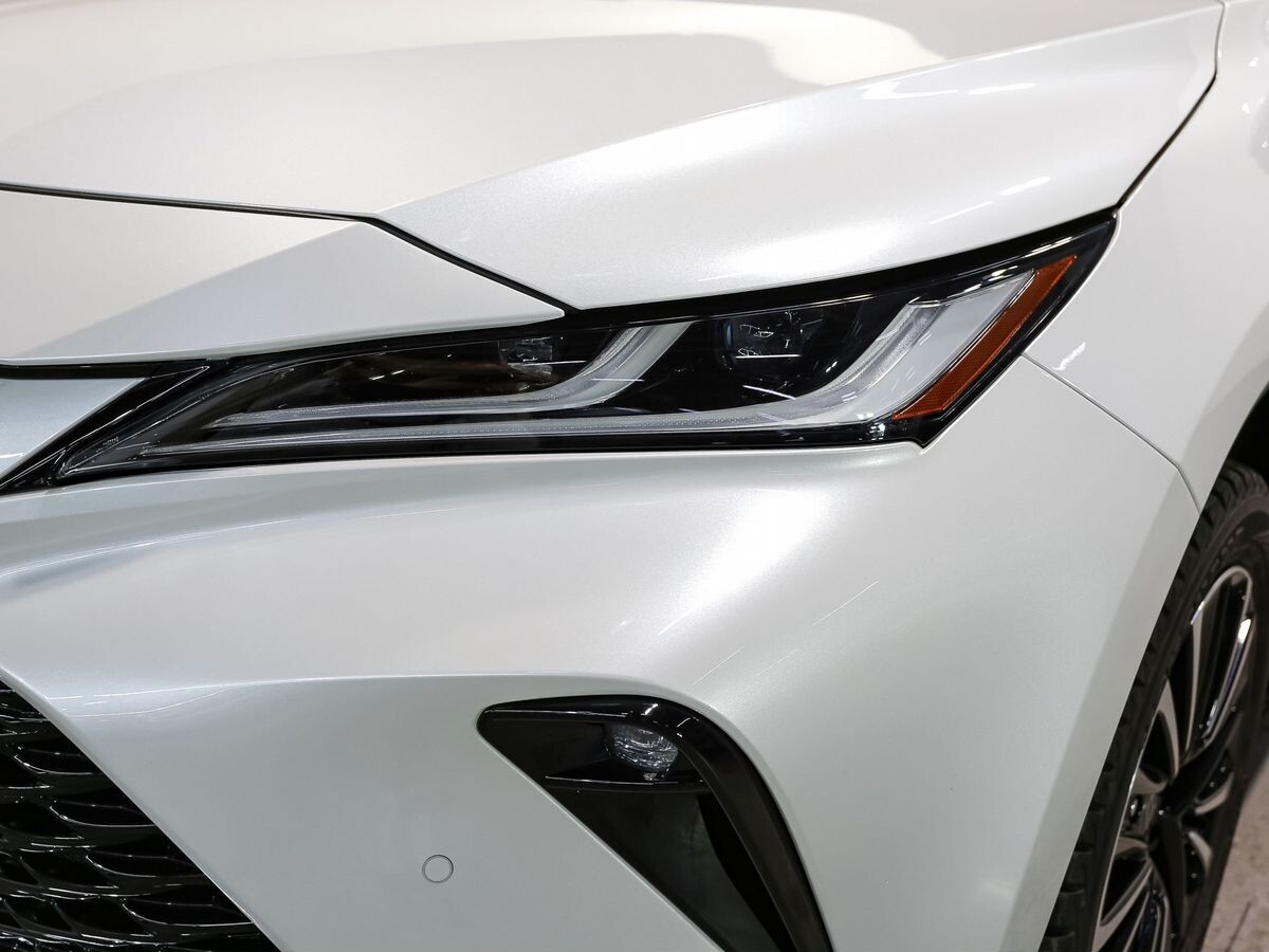 Toyota Venza 2023 - фото автомобиля