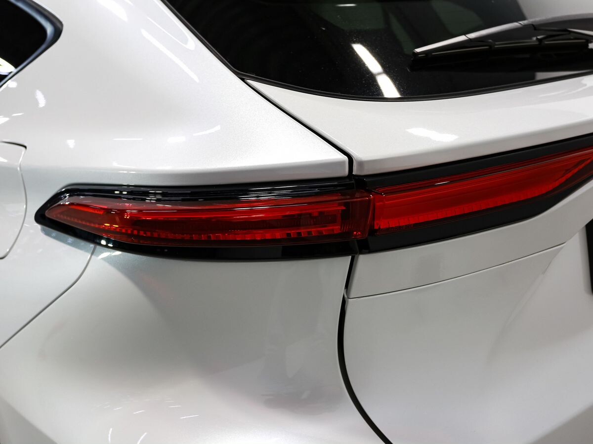 Toyota Venza 2023 - фото автомобиля