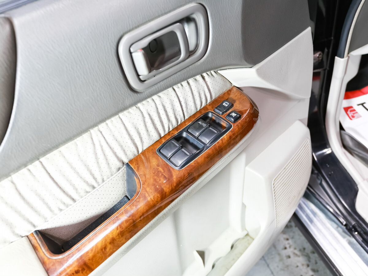 Nissan Patrol 2004 - фото автомобиля
