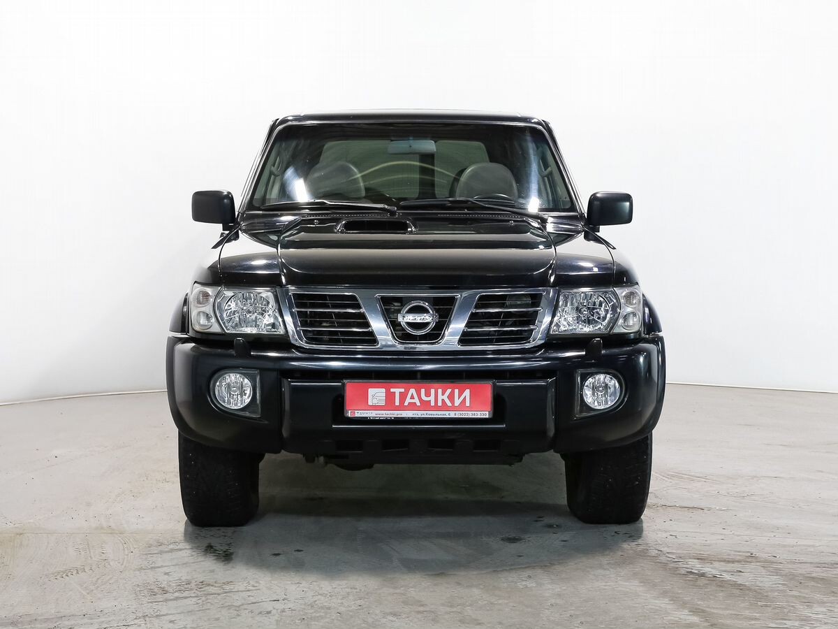 Nissan Patrol 2004 - фото автомобиля