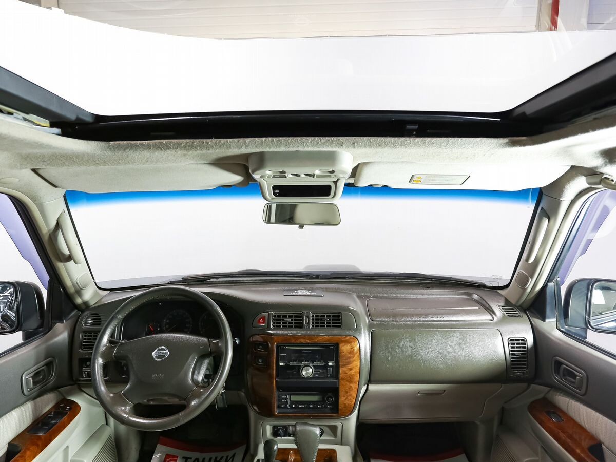 Nissan Patrol 2004 - фото автомобиля