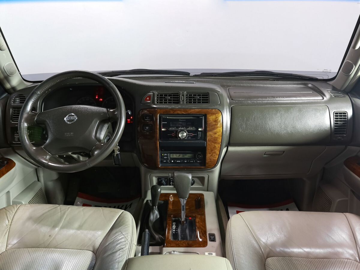 Nissan Patrol 2004 - фото автомобиля