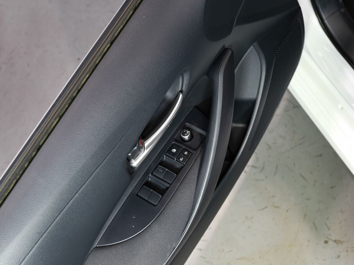 Toyota Corolla 2024 - фото автомобиля