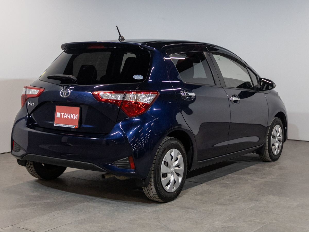 Toyota Vitz 2017 - фото автомобиля