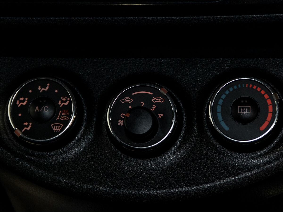 Toyota Vitz 2017 - фото автомобиля