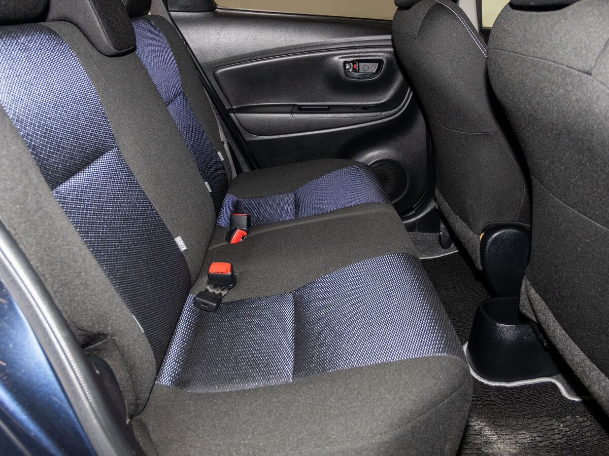 Toyota Vitz 2017 - фото автомобиля