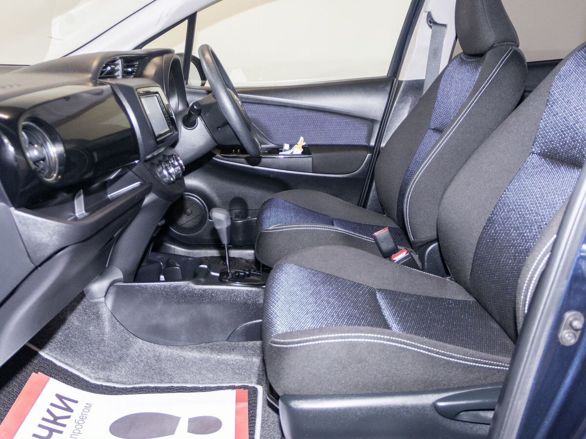 Toyota Vitz 2017 - фото автомобиля