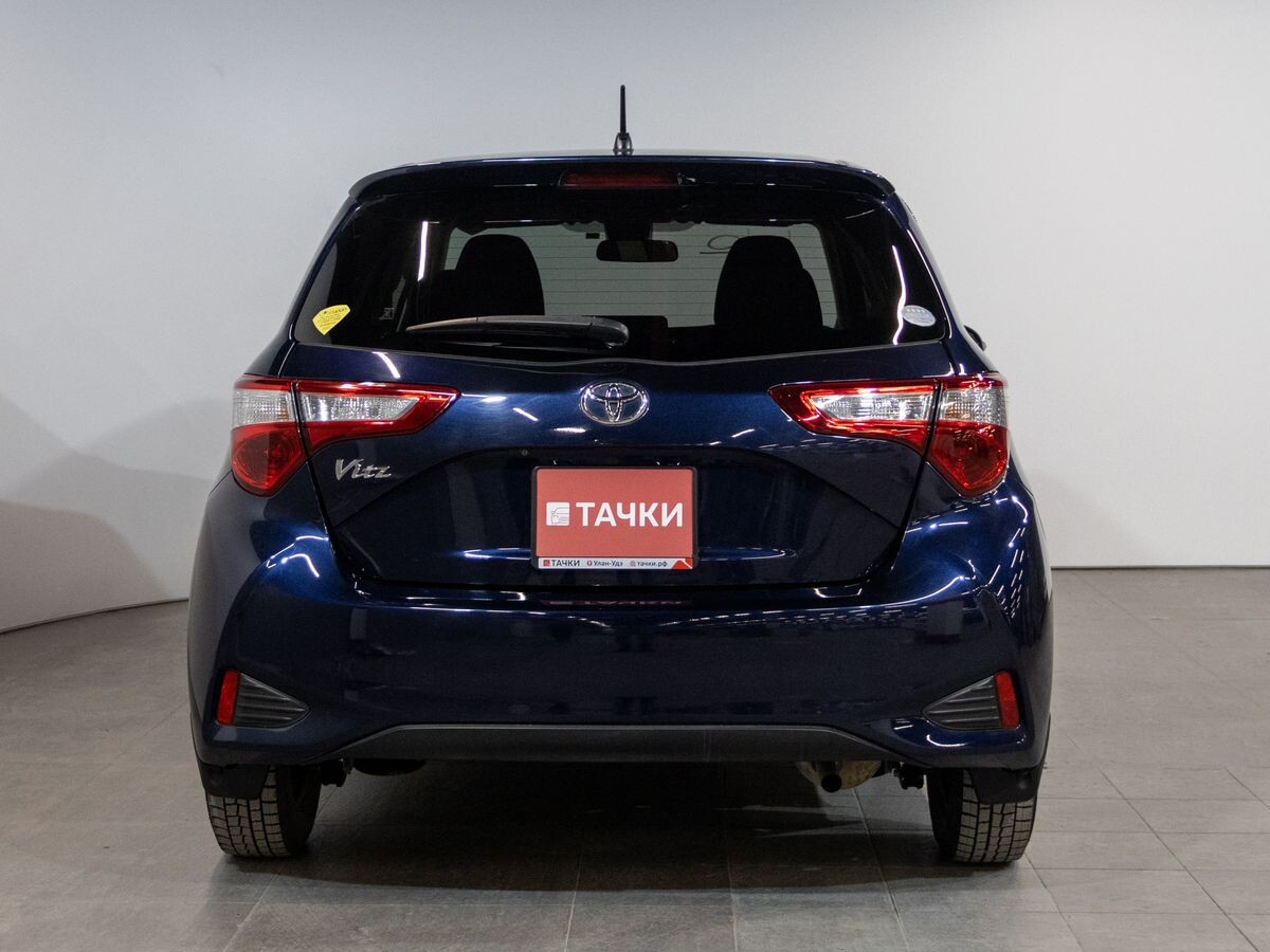 Toyota Vitz 2017 - фото автомобиля