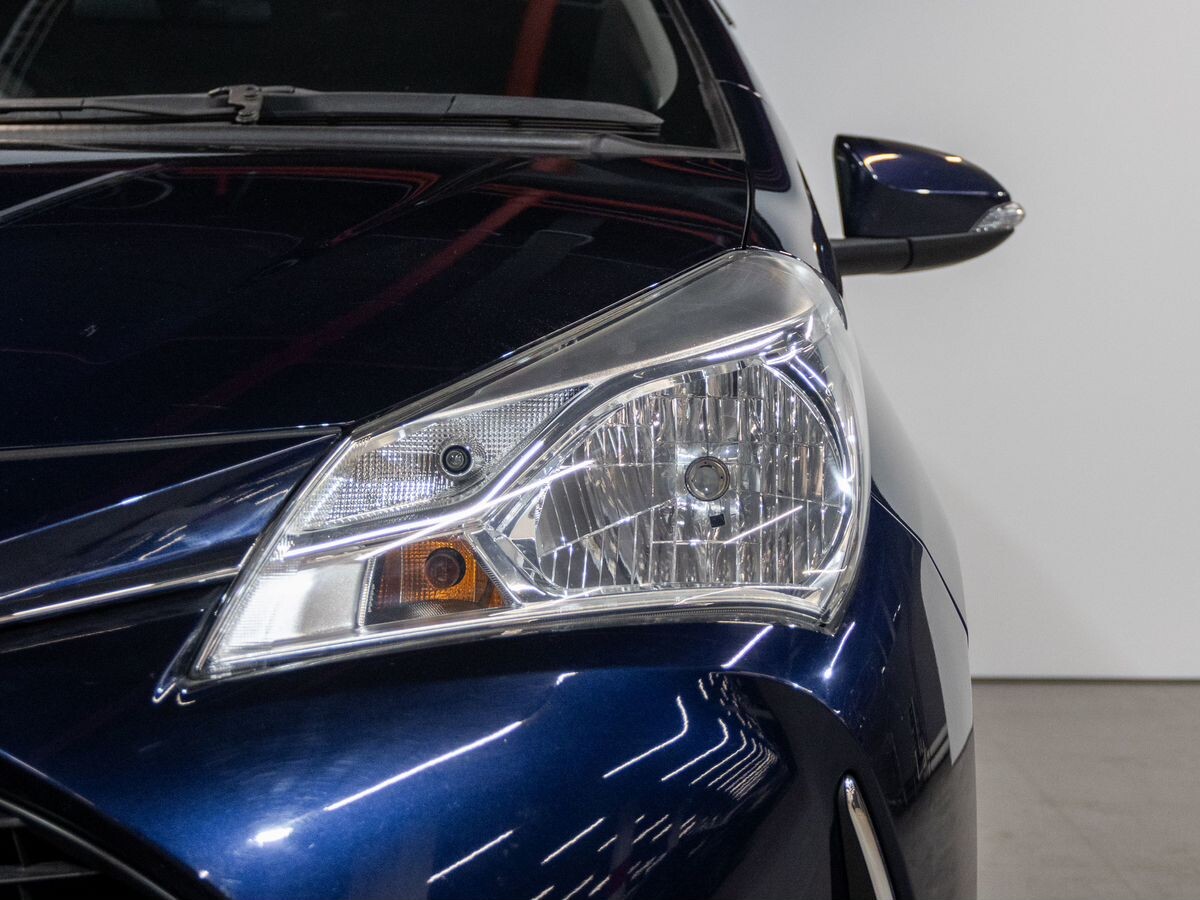 Toyota Vitz 2017 - фото автомобиля