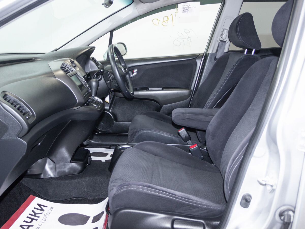 Honda Stream 2008 - фото автомобиля