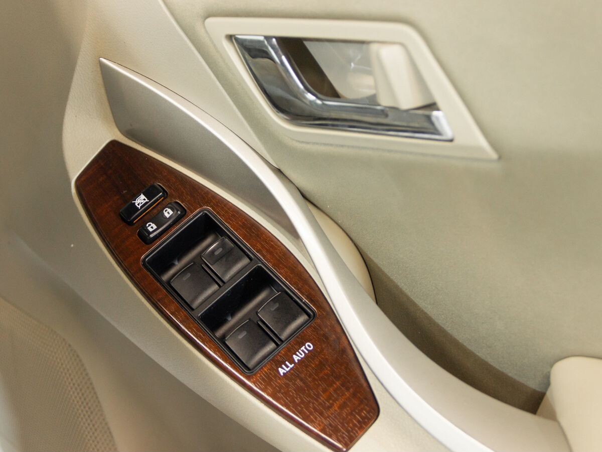 Toyota Premio 2012 - фото автомобиля